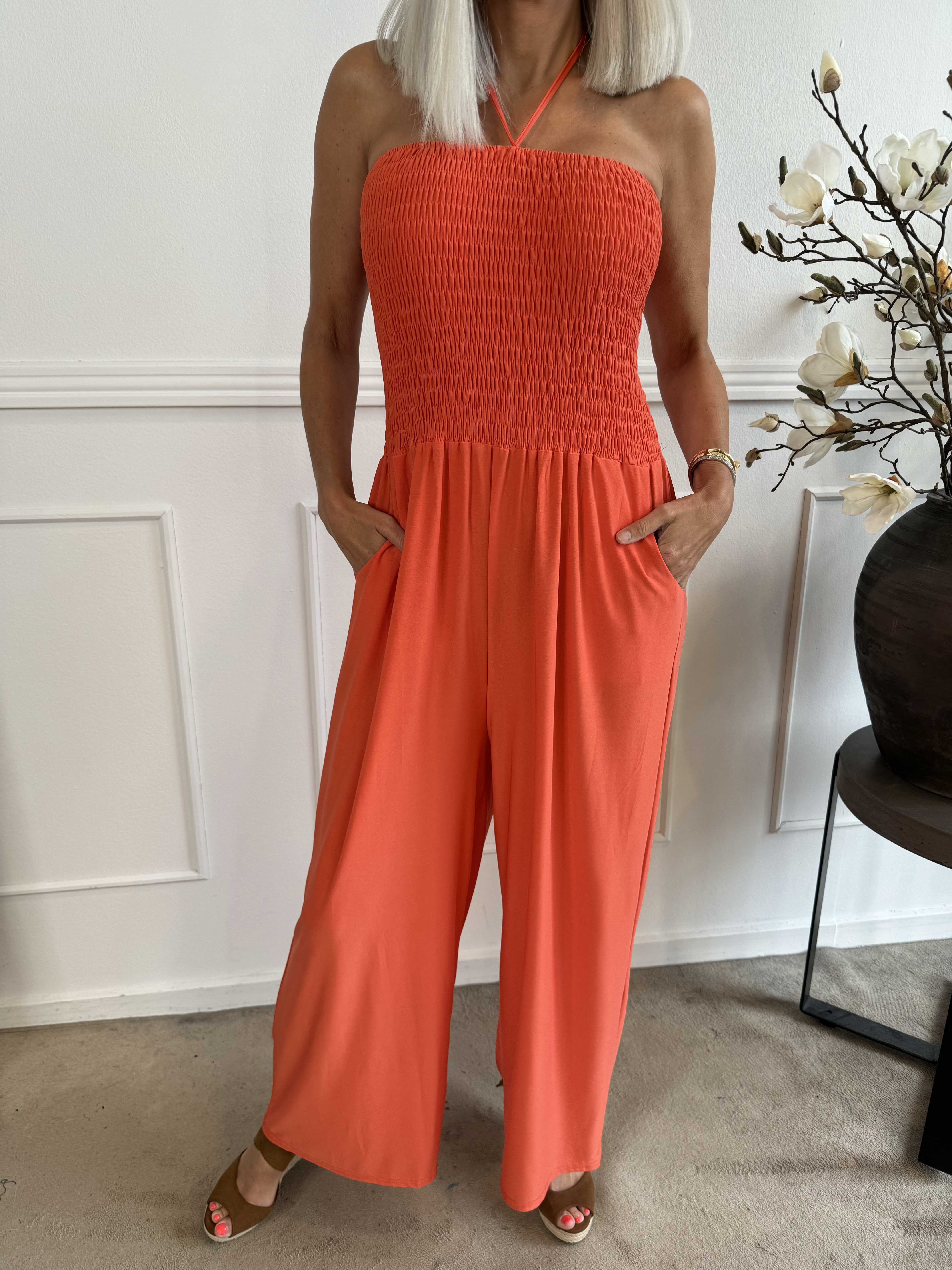 Pams Plain Tube Jumpsuit - Elastisk buksedragt med smock ved brystet